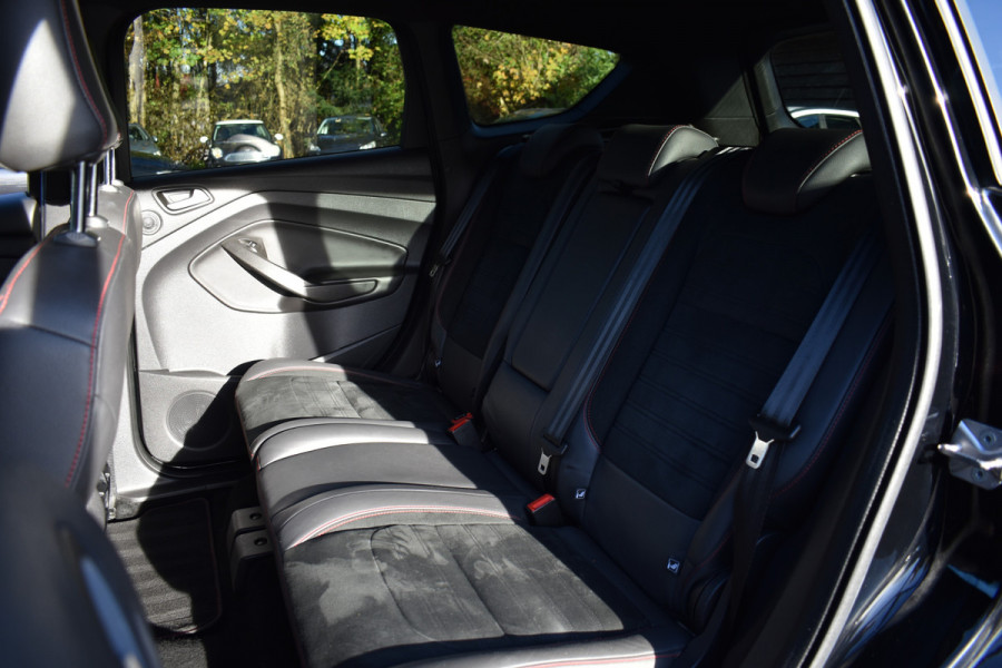 Ford Kuga 150PK EcoBoost ST-LINE SPORT CAMERA/TREKHAAK/SONY-AUDIO