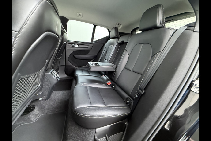 Volvo XC40 2.0 T5 AWD AUT-8 Leer-Contour+verwarmd Intro-Edition Adap.Cruise Camera Apple Carplay Navi Ecc DAB Pdc Intro Edition Keyless Lmv 19" Elek.Achterklep Lane Keeping BLIS Cross Traffic Alert Road Sign Info Pilot Assist Zeer complete unieke XC40 € 60.000 nieuw! 2.100kg trekvermogen!