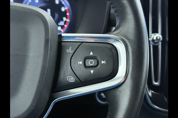 Volvo XC40 2.0 T5 AWD AUT-8 Leer-Contour+verwarmd Intro-Edition Adap.Cruise Camera Apple Carplay Navi Ecc DAB Pdc Intro Edition Keyless Lmv 19" Elek.Achterklep Lane Keeping BLIS Cross Traffic Alert Road Sign Info Pilot Assist Zeer complete unieke XC40 € 60.000 nieuw! 2.100kg trekvermogen!