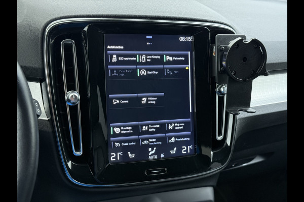 Volvo XC40 2.0 T5 AWD AUT-8 Leer-Contour+verwarmd Intro-Edition Adap.Cruise Camera Apple Carplay Navi Ecc DAB Pdc Intro Edition Keyless Lmv 19" Elek.Achterklep Lane Keeping BLIS Cross Traffic Alert Road Sign Info Pilot Assist Zeer complete unieke XC40 € 60.000 nieuw! 2.100kg trekvermogen!