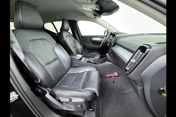 Volvo XC40 2.0 T5 AWD AUT-8 Leer-Contour+verwarmd Intro-Edition Adap.Cruise Camera Apple Carplay Navi Ecc DAB Pdc Intro Edition Keyless Lmv 19" Elek.Achterklep Lane Keeping BLIS Cross Traffic Alert Road Sign Info Pilot Assist Zeer complete unieke XC40 € 60.000 nieuw! 2.100kg trekvermogen!