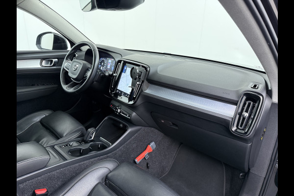 Volvo XC40 2.0 T5 AWD AUT-8 Leer-Contour+verwarmd Intro-Edition Adap.Cruise Camera Apple Carplay Navi Ecc DAB Pdc Intro Edition Keyless Lmv 19" Elek.Achterklep Lane Keeping BLIS Cross Traffic Alert Road Sign Info Pilot Assist Zeer complete unieke XC40 € 60.000 nieuw! 2.100kg trekvermogen!