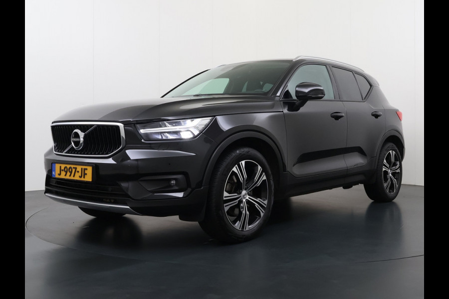 Volvo XC40 2.0 T5 AWD AUT-8 Leer-Contour+verwarmd Intro-Edition Adap.Cruise Camera Apple Carplay Navi Ecc DAB Pdc Intro Edition Keyless Lmv 19" Elek.Achterklep Lane Keeping BLIS Cross Traffic Alert Road Sign Info Pilot Assist Zeer complete unieke XC40 € 60.000 nieuw! 2.100kg trekvermogen!
