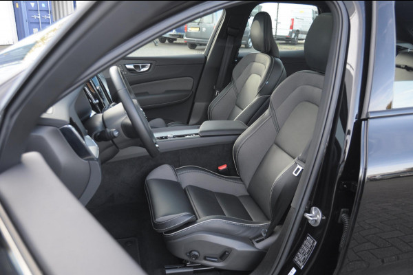 Volvo XC60 T6 350PK Automaat AWD Plus Black Edition / Trekhaak / Panoramadak / BLIS / Adaptieve cruise control / Keyless entry / Stoel - en stuurwielverwarming / elektrische stoelen met geheugen / Parkeersensoren met 360 camera / Elektrische achterklep