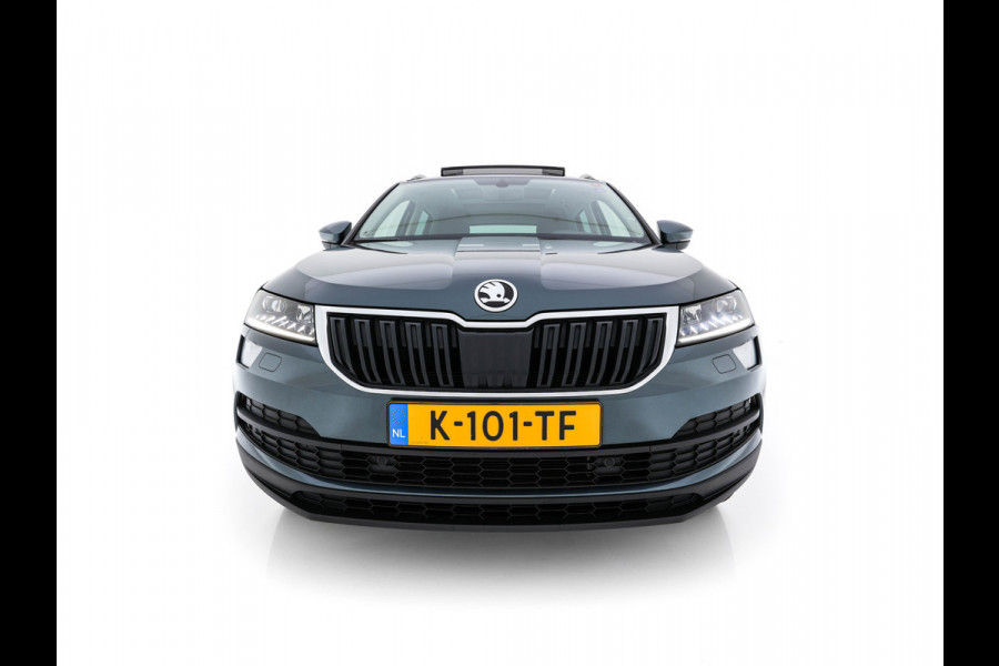 Škoda Karoq 1.5 TSI ACT Business Edition Plus (INCL.BTW) Aut. *PANO | FULL-LED | CANTON-SOUND | DAB+ | CAMERA | NAVI-FULLMAP | KEYLESS | PRIVACY-GLASS | ECC | PDC | CRUISE | TOWBAR | 17''ALU*