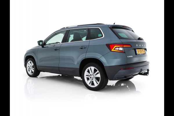 Škoda Karoq 1.5 TSI ACT Business Edition Plus (INCL.BTW) Aut. *PANO | FULL-LED | CANTON-SOUND | DAB+ | CAMERA | NAVI-FULLMAP | KEYLESS | PRIVACY-GLASS | ECC | PDC | CRUISE | TOWBAR | 17''ALU*