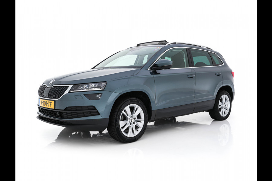 Škoda Karoq 1.5 TSI ACT Business Edition Plus (INCL.BTW) Aut. *PANO | FULL-LED | CANTON-SOUND | DAB+ | CAMERA | NAVI-FULLMAP | KEYLESS | PRIVACY-GLASS | ECC | PDC | CRUISE | TOWBAR | 17''ALU*