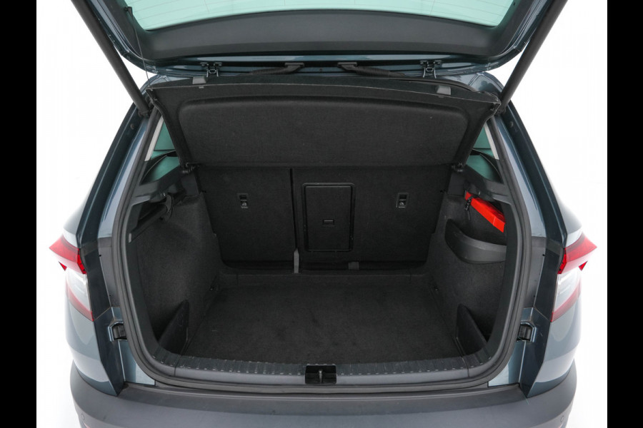 Škoda Karoq 1.5 TSI ACT Business Edition Plus (INCL.BTW) Aut. *PANO | FULL-LED | CANTON-SOUND | DAB+ | CAMERA | NAVI-FULLMAP | KEYLESS | PRIVACY-GLASS | ECC | PDC | CRUISE | TOWBAR | 17''ALU*