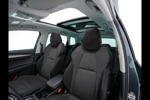 Škoda Karoq 1.5 TSI ACT Business Edition Plus (INCL.BTW) Aut. *PANO | FULL-LED | CANTON-SOUND | DAB+ | CAMERA | NAVI-FULLMAP | KEYLESS | PRIVACY-GLASS | ECC | PDC | CRUISE | TOWBAR | 17''ALU*