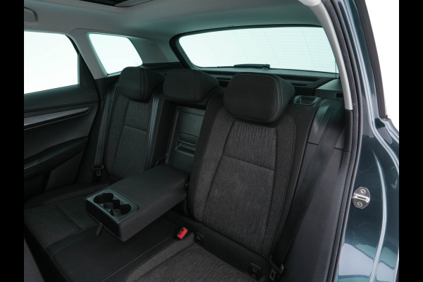 Škoda Karoq 1.5 TSI ACT Business Edition Plus (INCL.BTW) Aut. *PANO | FULL-LED | CANTON-SOUND | DAB+ | CAMERA | NAVI-FULLMAP | KEYLESS | PRIVACY-GLASS | ECC | PDC | CRUISE | TOWBAR | 17''ALU*