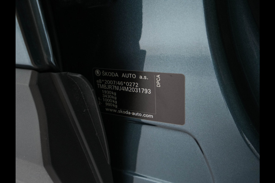 Škoda Karoq 1.5 TSI ACT Business Edition Plus (INCL.BTW) Aut. *PANO | FULL-LED | CANTON-SOUND | DAB+ | CAMERA | NAVI-FULLMAP | KEYLESS | PRIVACY-GLASS | ECC | PDC | CRUISE | TOWBAR | 17''ALU*