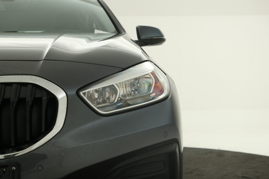 BMW 1-serie 118i 140PK, Navigatie, Climate,