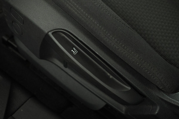 BMW 1-serie 118i 140PK, Navigatie, Climate,