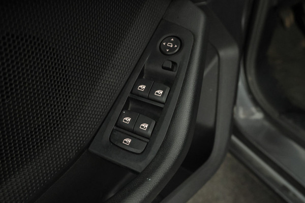 BMW 1-serie 118i 140PK, Navigatie, Climate,