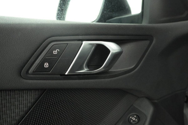 BMW 1-serie 118i 140PK, Navigatie, Climate,