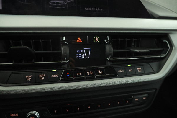 BMW 1-serie 118i 140PK, Navigatie, Climate,