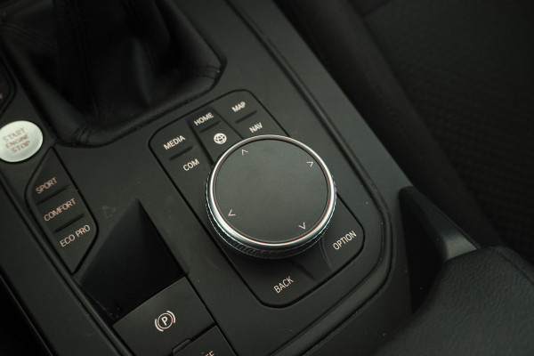 BMW 1-serie 118i 140PK, Navigatie, Climate,