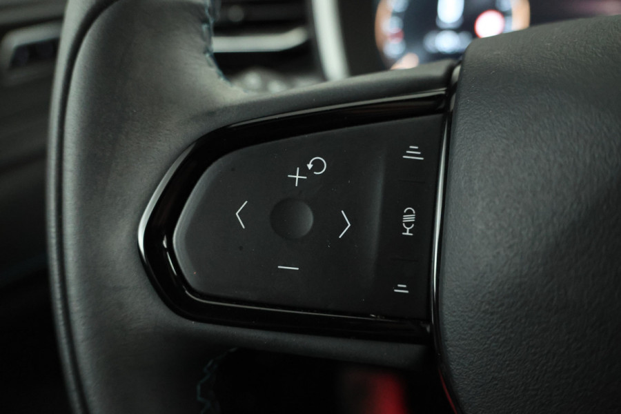 Lynk & Co 01 1.5 Zwarte hemel, Panorama dak, black pakket!!