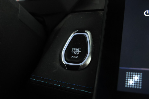 Lynk & Co 01 1.5 Zwarte hemel, Panorama dak, black pakket!!