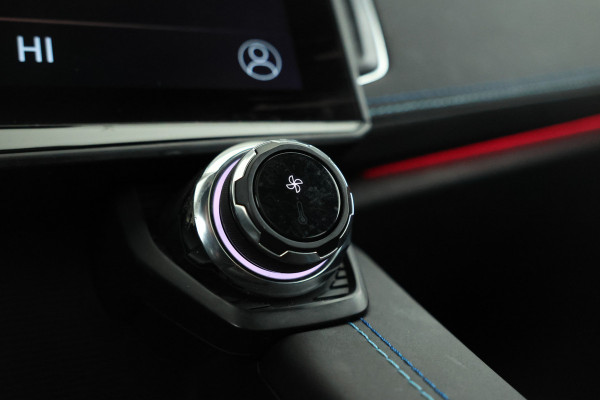 Lynk & Co 01 1.5 Zwarte hemel, Panorama dak, black pakket!!