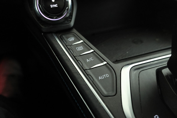 Lynk & Co 01 1.5 Zwarte hemel, Panorama dak, black pakket!!