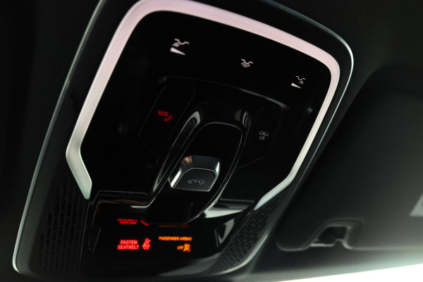 Lynk & Co 01 1.5 Zwarte hemel, Panorama dak, black pakket!!