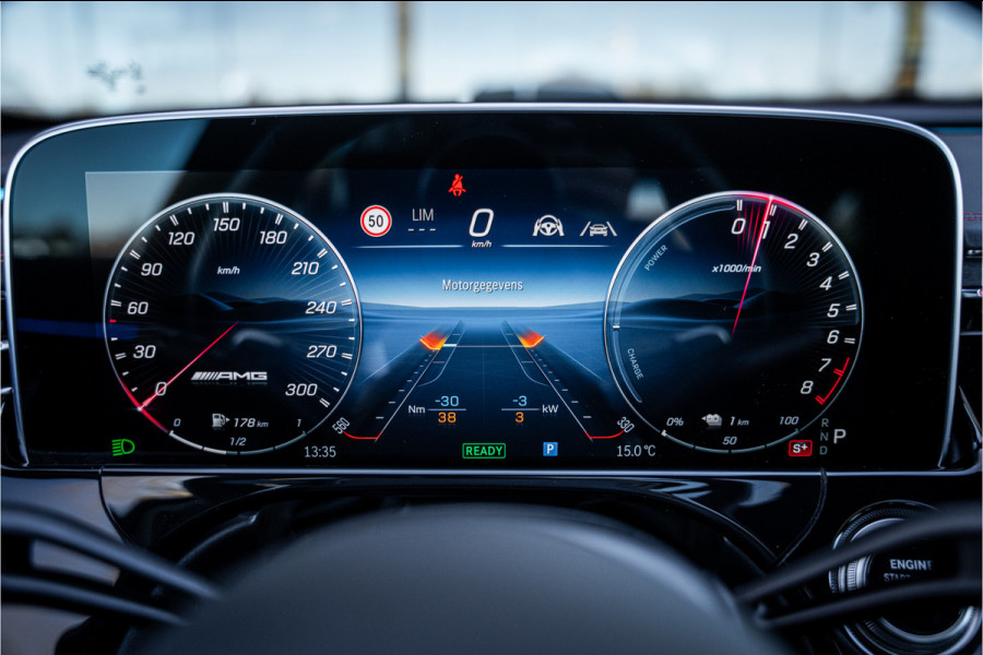 Mercedes-Benz E-Klasse Estate AMG 53 4MATIC+ Hyperscreen ** Massage ** Burmester ** Panodak ** Trekhaak ** Verwarmd stuurwiel ** Standkachel ** Verlichte grille ** Dashcam