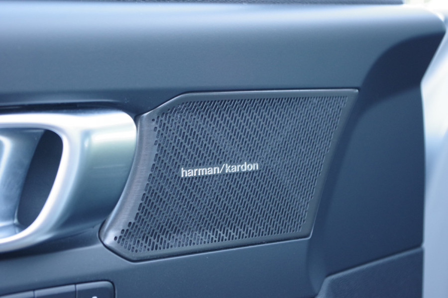 Volvo XC40 1.5 T5 262 PK Plug-In Hybrid Plus Dark, Leder-Alcantara, Harman/Kardon Sound, Winterpakket