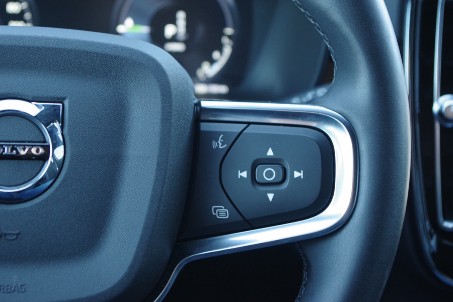 Volvo XC40 1.5 T5 262 PK Plug-In Hybrid Plus Dark, Leder-Alcantara, Harman/Kardon Sound, Winterpakket