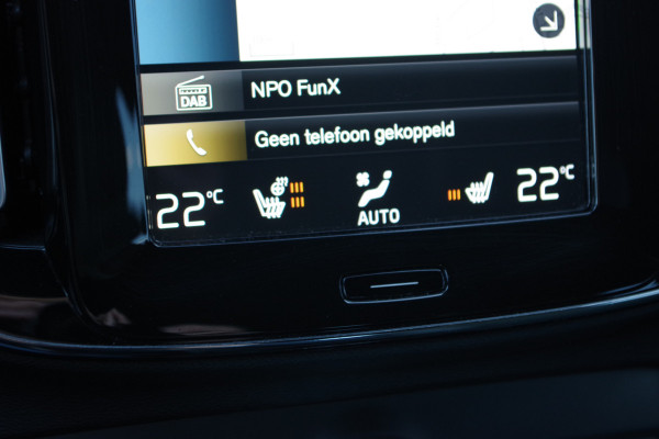 Volvo XC40 1.5 T5 262 PK Plug-In Hybrid Plus Dark, Leder-Alcantara, Harman/Kardon Sound, Winterpakket