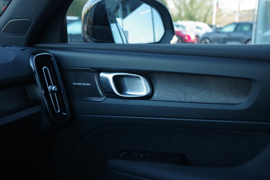 Volvo XC40 1.5 T5 262 PK Plug-In Hybrid Plus Dark, Leder-Alcantara, Harman/Kardon Sound, Winterpakket