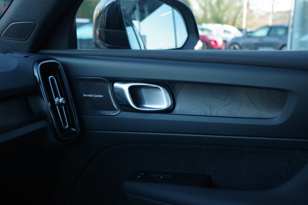 Volvo XC40 1.5 T5 262 PK Plug-In Hybrid Plus Dark, Leder-Alcantara, Harman/Kardon Sound, Winterpakket
