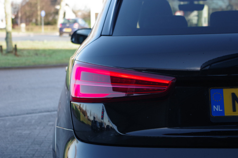 Audi Q3 2.0 TFSI 180 PK Automaat Quattro S-Line Sport Pro Line, Panoramadak, LED, Keyless