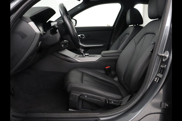 BMW 3 Serie 318i Executive Edition | Adaptive cruise | Leder | Stoel & stuurverwarming | Carplay | Harman/Kardon | Navigatie | Live Cockpit | Climate control | Parkeerhulp