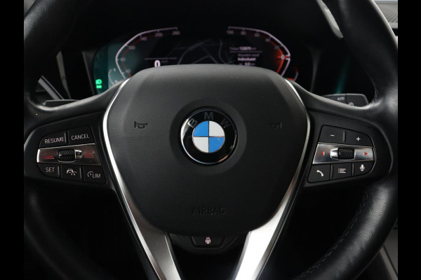 BMW 3 Serie 318i Executive Edition | Adaptive cruise | Leder | Stoel & stuurverwarming | Carplay | Harman/Kardon | Navigatie | Live Cockpit | Climate control | Parkeerhulp