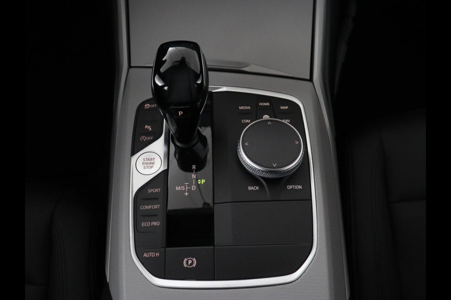 BMW 3 Serie 318i Executive Edition | Adaptive cruise | Leder | Stoel & stuurverwarming | Carplay | Harman/Kardon | Navigatie | Live Cockpit | Climate control | Parkeerhulp
