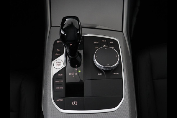 BMW 3 Serie 318i Executive Edition | Adaptive cruise | Leder | Stoel & stuurverwarming | Carplay | Harman/Kardon | Navigatie | Live Cockpit | Climate control | Parkeerhulp
