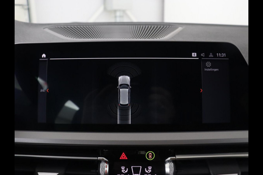 BMW 3 Serie 318i Executive Edition | Adaptive cruise | Leder | Stoel & stuurverwarming | Carplay | Harman/Kardon | Navigatie | Live Cockpit | Climate control | Parkeerhulp