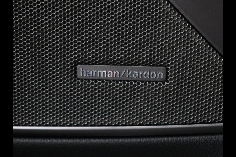 BMW 3 Serie 318i Executive Edition | Adaptive cruise | Leder | Stoel & stuurverwarming | Carplay | Harman/Kardon | Navigatie | Live Cockpit | Climate control | Parkeerhulp