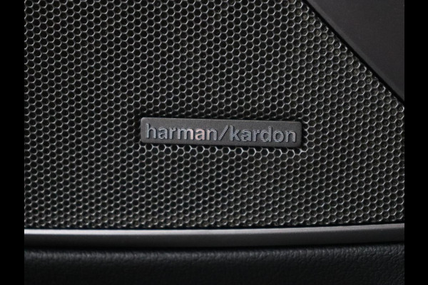 BMW 3 Serie 318i Executive Edition | Adaptive cruise | Leder | Stoel & stuurverwarming | Carplay | Harman/Kardon | Navigatie | Live Cockpit | Climate control | Parkeerhulp