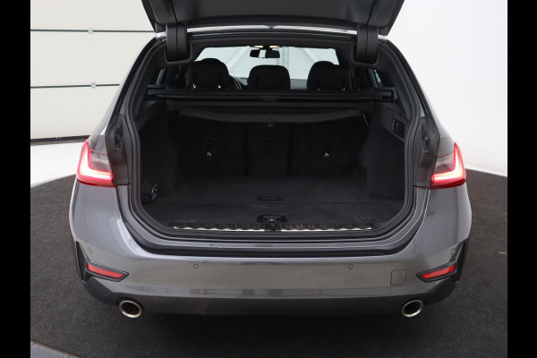 BMW 3 Serie 318i Executive Edition | Adaptive cruise | Leder | Stoel & stuurverwarming | Carplay | Harman/Kardon | Navigatie | Live Cockpit | Climate control | Parkeerhulp