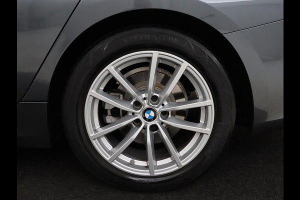 BMW 3 Serie 318i Executive Edition | Adaptive cruise | Leder | Stoel & stuurverwarming | Carplay | Harman/Kardon | Navigatie | Live Cockpit | Climate control | Parkeerhulp