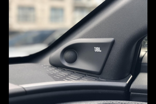 Toyota Bz4x 71,4 kWh 3-Fase Premium Bi-Tone + Panoramisch dak | JBL, Dodehoekherkenning, Leer, Parkeersensoren, Eerste eigenaar