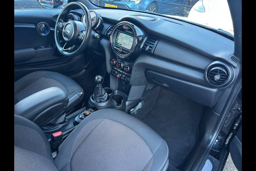 MINI Mini 1.5 Pepper Apple Carplay LED KeyLess NL-Auto Rijklaarprijs!