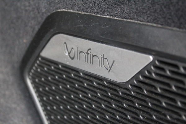 Lynk & Co 01 1.5-180pk. Luxe hybride rijden voor een reëel bedrag ! Trekgewicht 1.800kg ! Autm. airco, navigatie, telefoonvoorb., metallic lak, LM wielen, elektr. panodak, camera 360gr., adaptieve cruise cntrl., LED verlichting, Apple carplay/Android auto etc etc