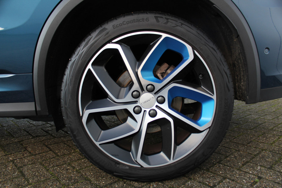 Lynk & Co 01 1.5-180pk. Luxe hybride rijden voor een reëel bedrag ! Trekgewicht 1.800kg ! Autm. airco, navigatie, telefoonvoorb., metallic lak, LM wielen, elektr. panodak, camera 360gr., adaptieve cruise cntrl., LED verlichting, Apple carplay/Android auto etc etc