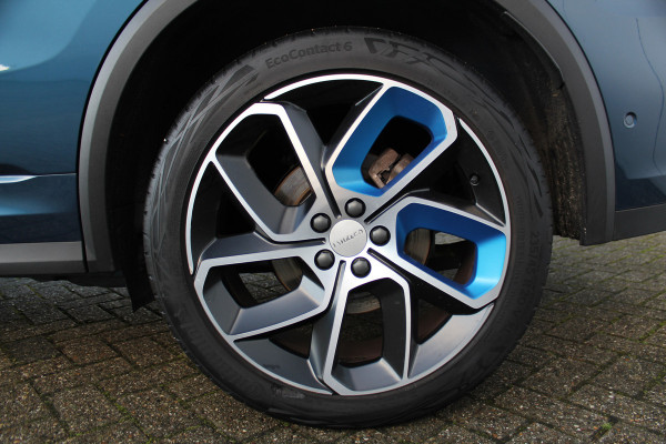 Lynk & Co 01 1.5-180pk. Luxe hybride rijden voor een reëel bedrag ! Trekgewicht 1.800kg ! Autm. airco, navigatie, telefoonvoorb., metallic lak, LM wielen, elektr. panodak, camera 360gr., adaptieve cruise cntrl., LED verlichting, Apple carplay/Android auto etc etc