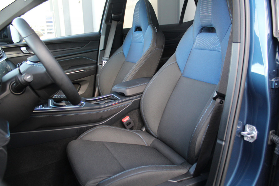 Lynk & Co 01 1.5-180pk. Luxe hybride rijden voor een reëel bedrag ! Trekgewicht 1.800kg ! Autm. airco, navigatie, telefoonvoorb., metallic lak, LM wielen, elektr. panodak, camera 360gr., adaptieve cruise cntrl., LED verlichting, Apple carplay/Android auto etc etc