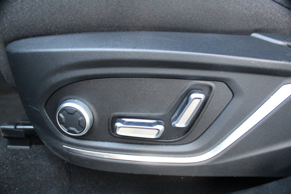 Lynk & Co 01 1.5-180pk. Luxe hybride rijden voor een reëel bedrag ! Trekgewicht 1.800kg ! Autm. airco, navigatie, telefoonvoorb., metallic lak, LM wielen, elektr. panodak, camera 360gr., adaptieve cruise cntrl., LED verlichting, Apple carplay/Android auto etc etc