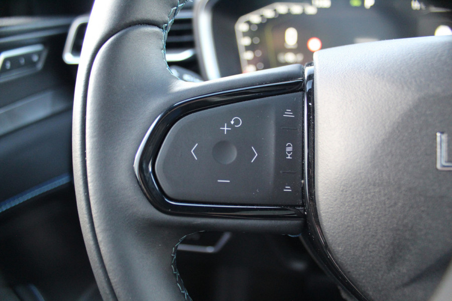 Lynk & Co 01 1.5-180pk. Luxe hybride rijden voor een reëel bedrag ! Trekgewicht 1.800kg ! Autm. airco, navigatie, telefoonvoorb., metallic lak, LM wielen, elektr. panodak, camera 360gr., adaptieve cruise cntrl., LED verlichting, Apple carplay/Android auto etc etc